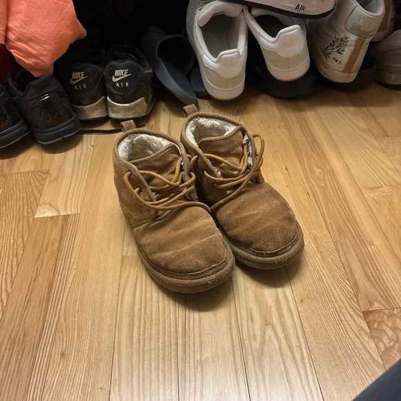 UGG Women’s Brown Chukka Boots - Picture 2 of 4